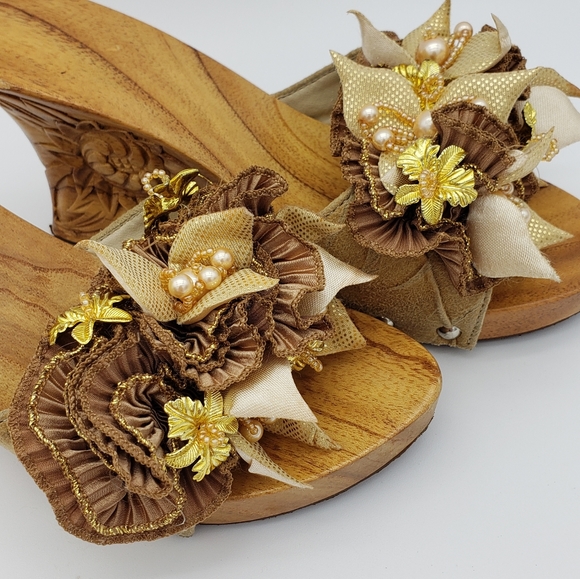 Wooden wedge sandle sz large - Picture 3 of 11